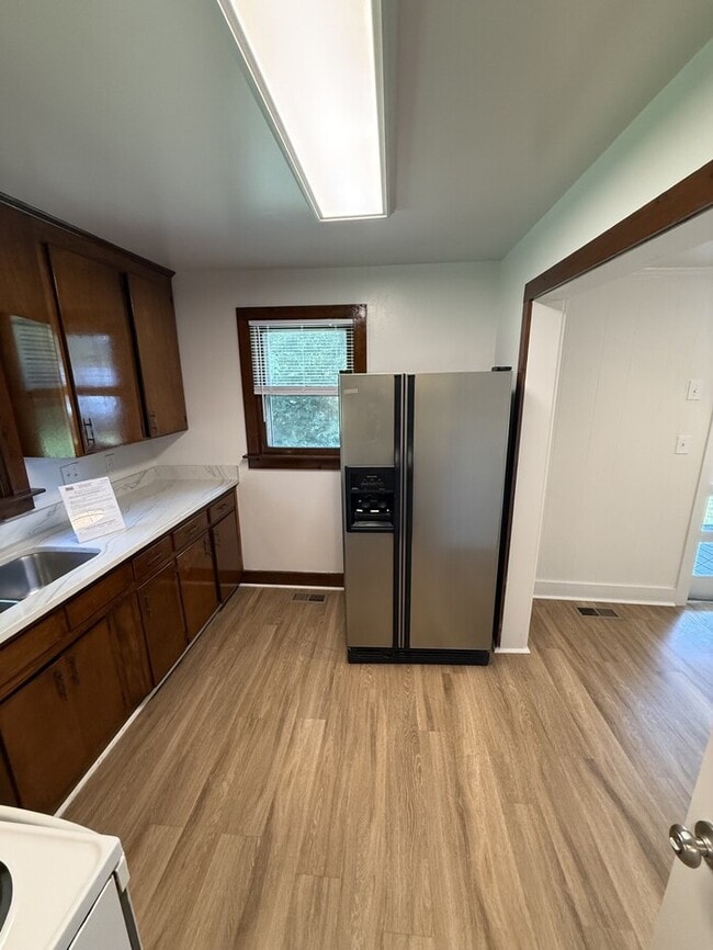 Photo - 3 bd 2 ba House