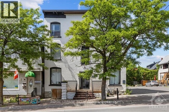 Photo - 883 Somerset St W Unit 6