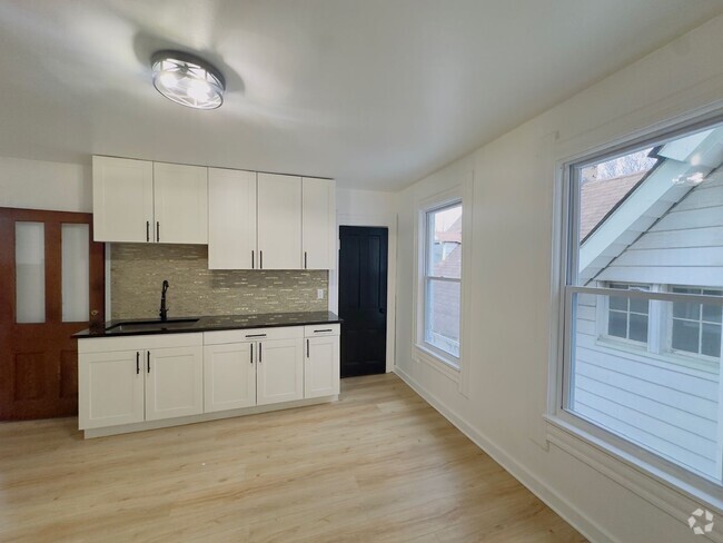 Building Photo - 1419 E 47th St Unit UPPER Rental