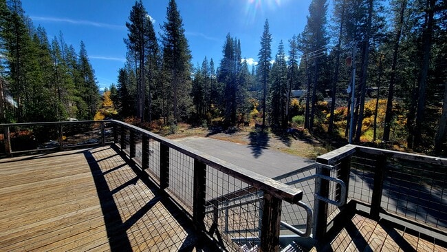 Building Photo - 21719 Donner Pass Rd Unit 1