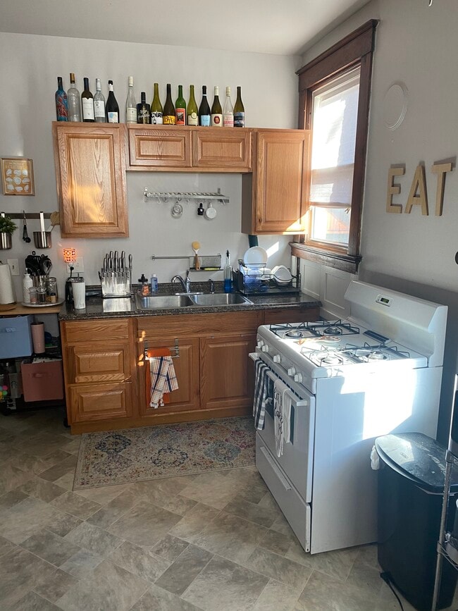 Building Photo - 375 Probasco St Unit 1 Rental