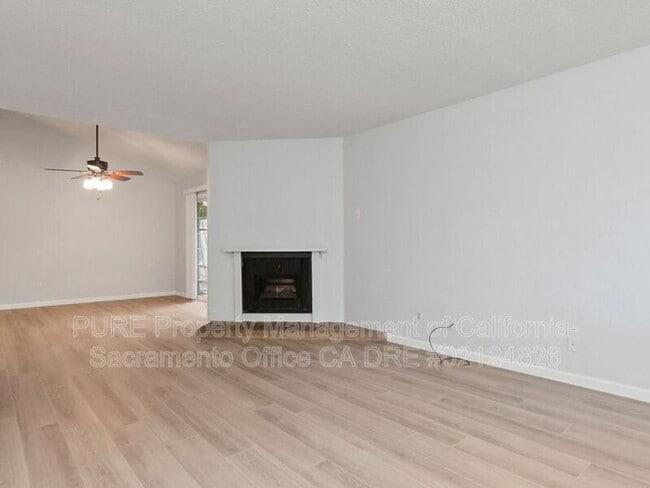 Photo - 5047 Sparrow Ct