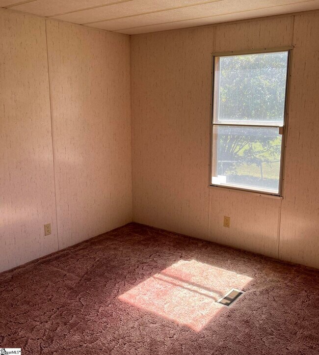 Photo - 13807-13221 US-221