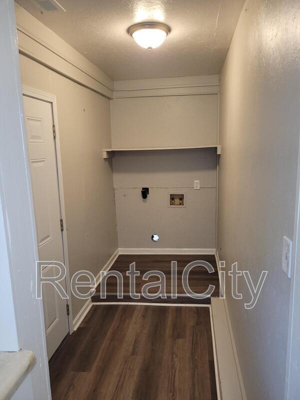 Photo - 189 E South St