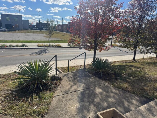 Photo - 932 E Market St