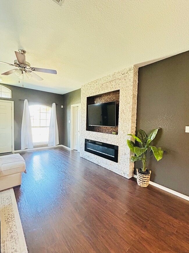 Photo - 2835 Becki Dr