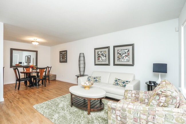 Interior Photo - Imperial Chase Rental