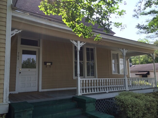 Photo - 703 N Toombs St
