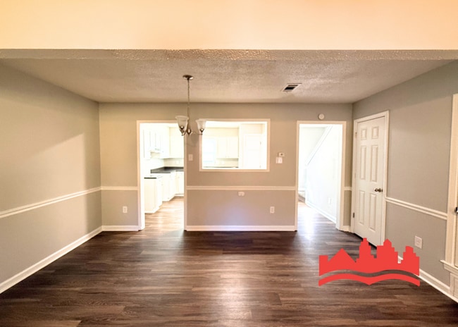 Photo - 5584 Blossom Ln