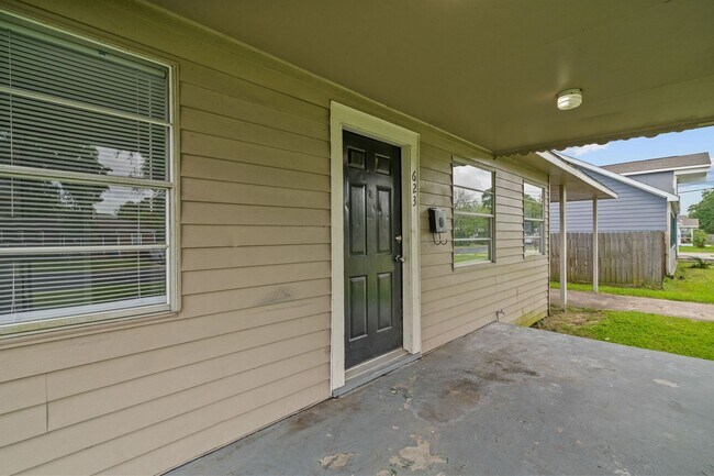 Photo - Cozy 3 Bedroom, 1 Bath Home - Spacious Liv...