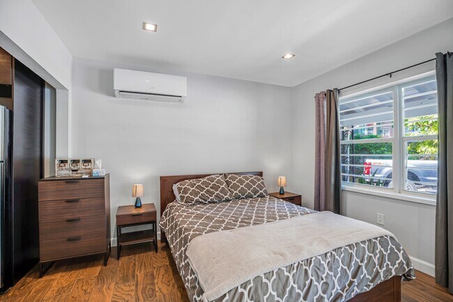 Photo - 540 NE 63rd St