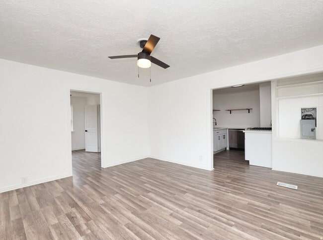 2136 Monroe Blvd