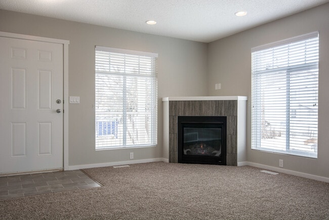 Photo - 4705-D-4749 49 Ave
