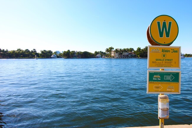 Building Photo - 3015 Seville St Unit 4