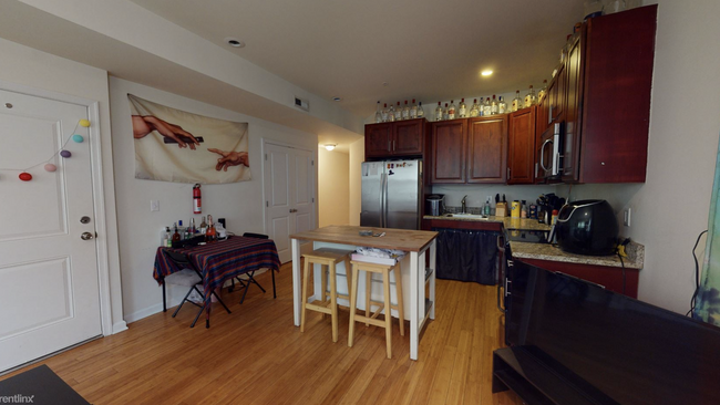 Photo - 516 N 34th St Apartments Unit A