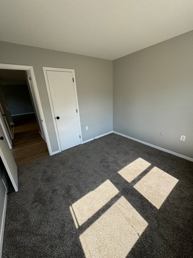 Solo Apartments at Corning