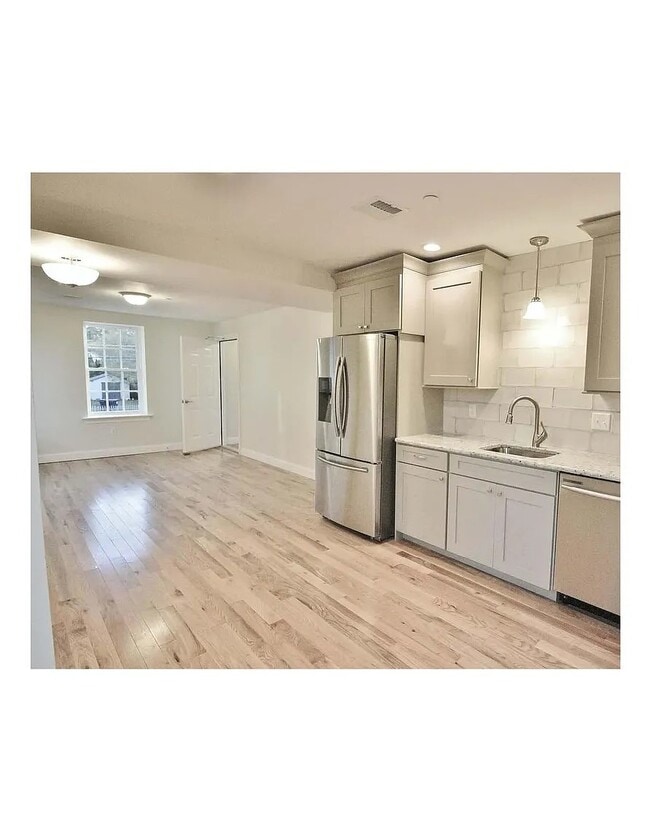 Photo - 37 Pine St Unit 3