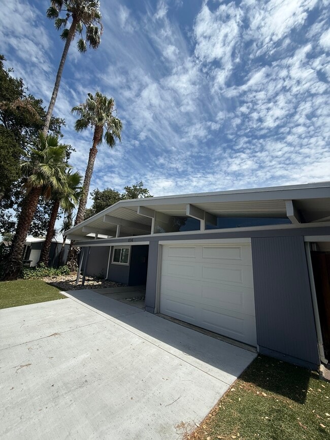 Photo - 834 Miller Ave