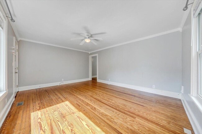 Photo - 812 Mississippi Ave NE