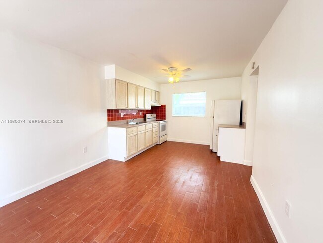 Photo - 1942 Thomas St Unit C