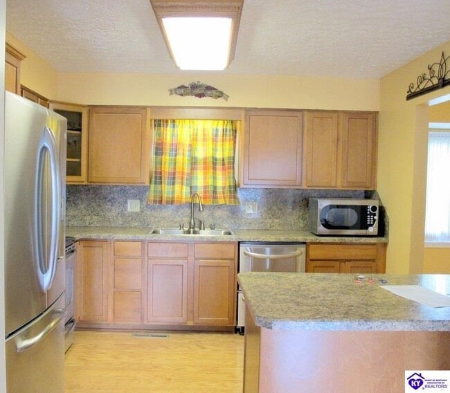 Photo - 927 Woods Hollow Dr