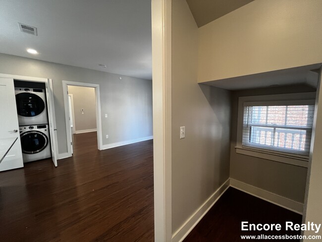 Photo - 390 Harvard St