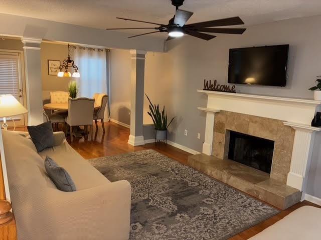 Photo - 139 Summer Crest Pl SW