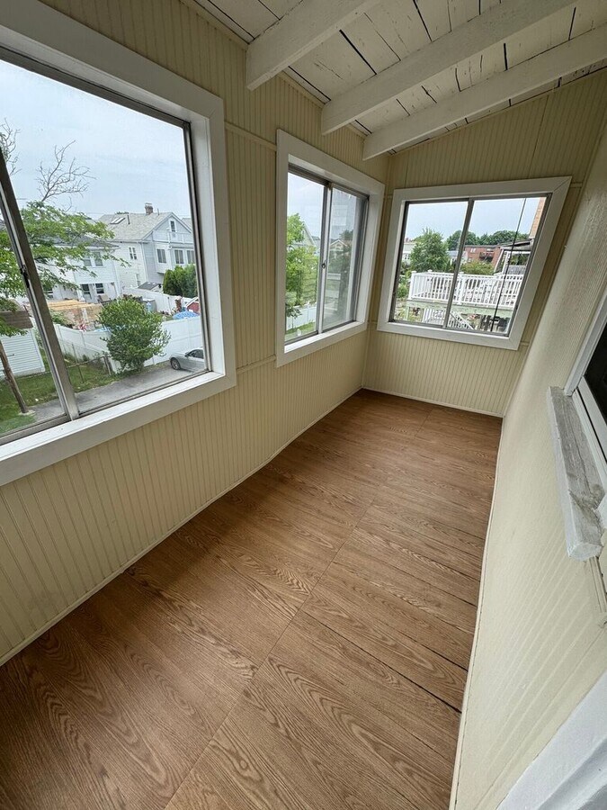 Photo - Bright and Spacious 3Bed Avail 8/1 or 9/1 ...