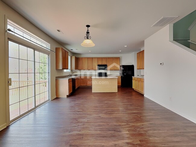 Photo - 6001 Ricker Rd