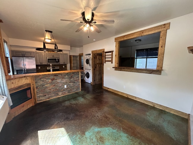 Photo - 6232-6233 Three Needles Ln Unidad 103