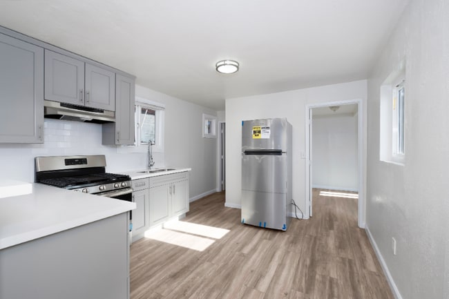 Photo - 3087 Inez St