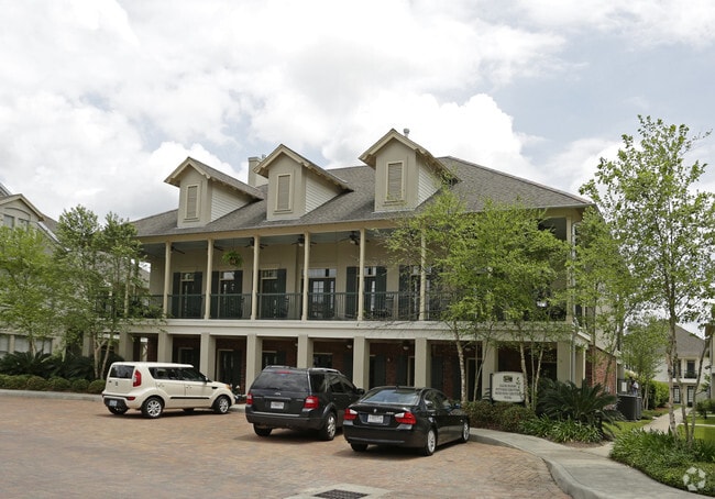 Chenier Apartments