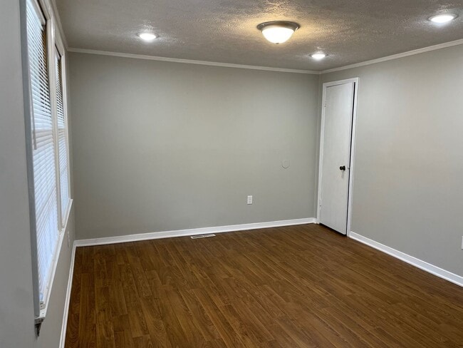 Photo - 3 BED, 1 BATH BRICK HOME LOCATED IN TROY