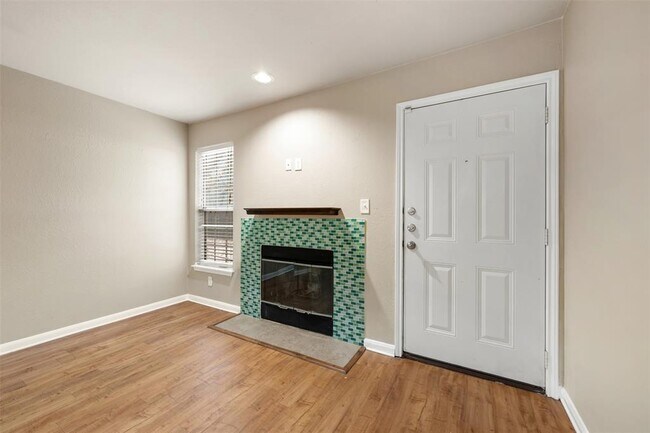 Photo - 7685 Northcross Dr Unidad 806