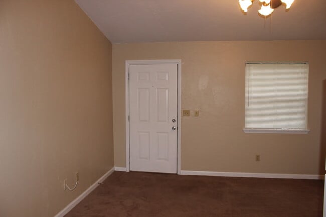 Photo - 1/1 Townhouse Close To TCC/FSU!