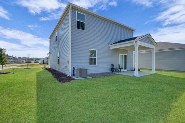 Photo - New Hampstead Beauty