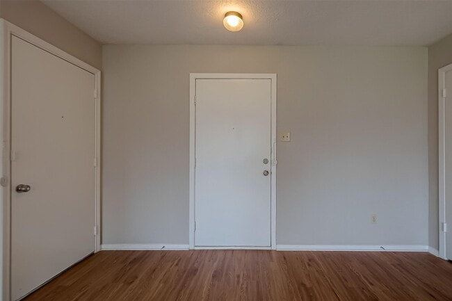 Photo - 1126 W Belgravia Dr