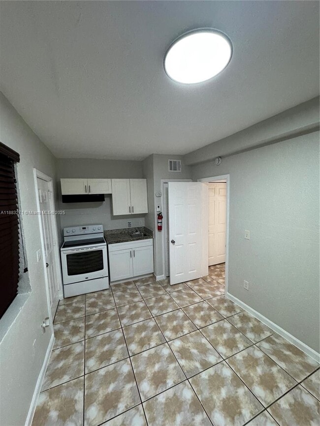 Photo - 17325 Homestead Ave Unit 4