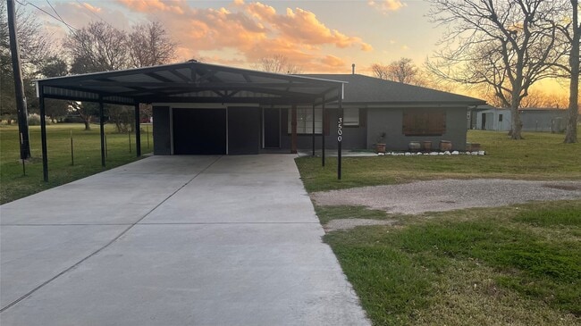 Building Photo - 3500 Barbers Hill Rd