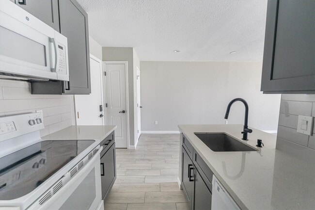 Building Photo - 13151 Walden Rd Unit 155
