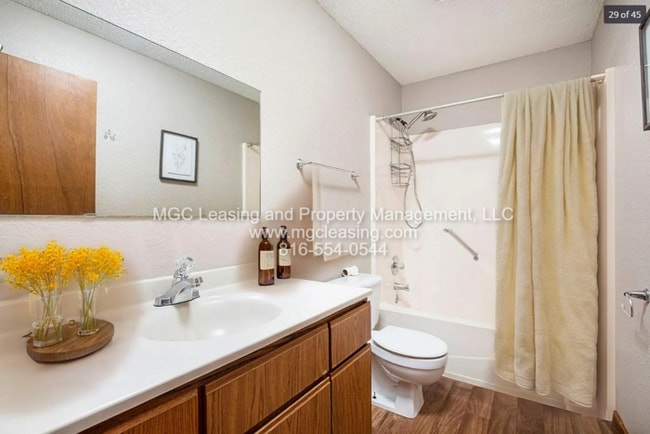 Photo - Spacious 2nd Floor Townhome in the Heart o...