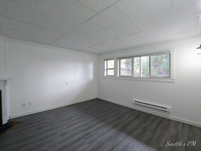 Photo - 258 E Newton St Unit Apt 1