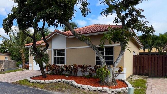 Photo - 9000 SW 215th Terrace