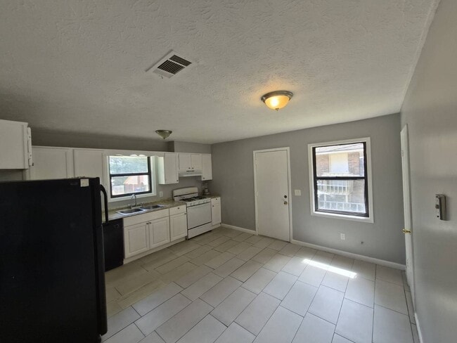 150 Forest Pl