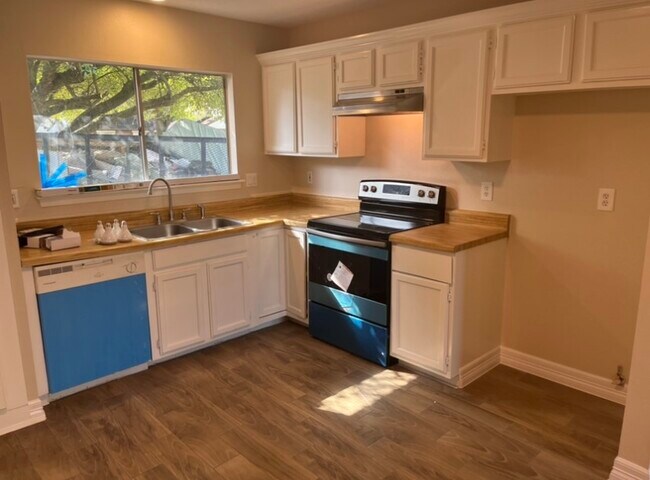 Photo - 18018 Santolina Ln