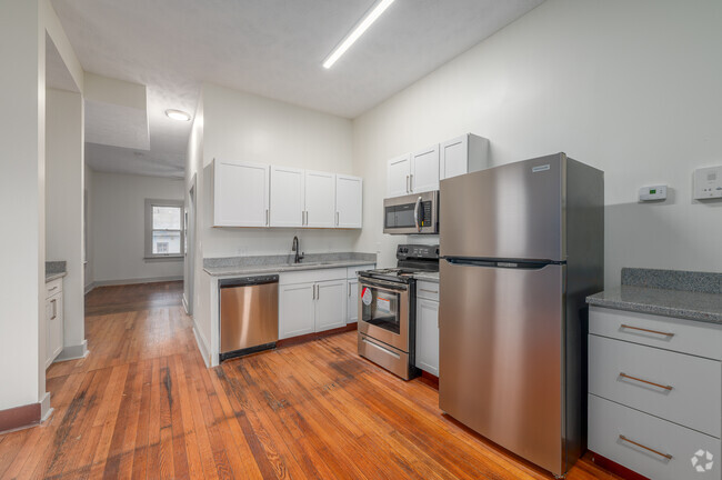 Interior Photo - 1848 E 89th St Rental