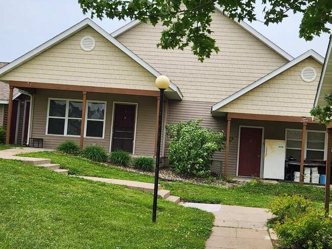 559-599 N. Maple Street - 599-D/50H