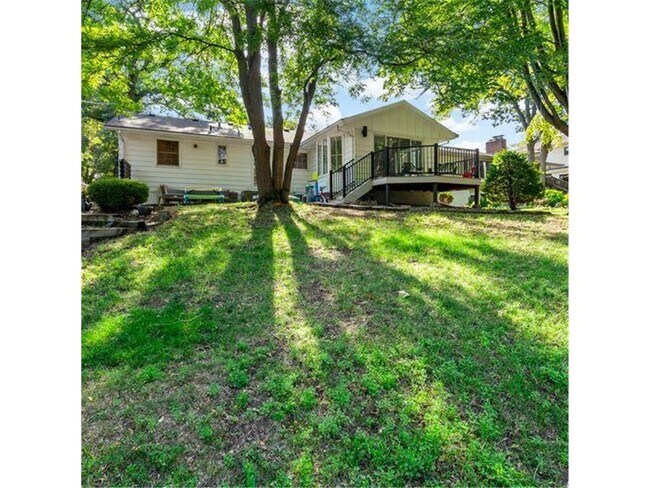 Photo - 4520 Vandervork Ave