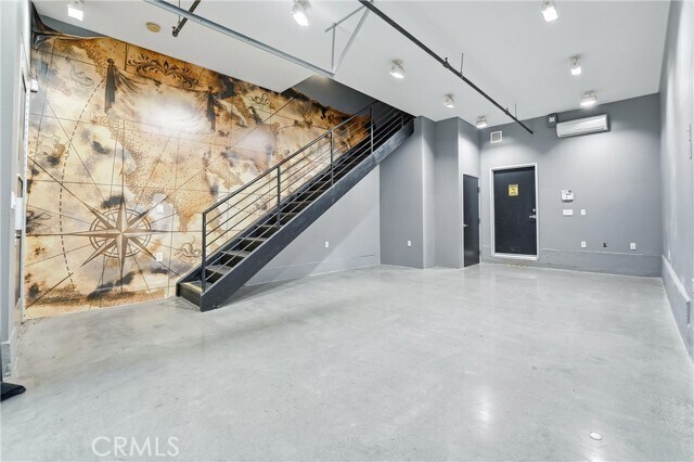 Photo - 911 E Santa Ana Blvd