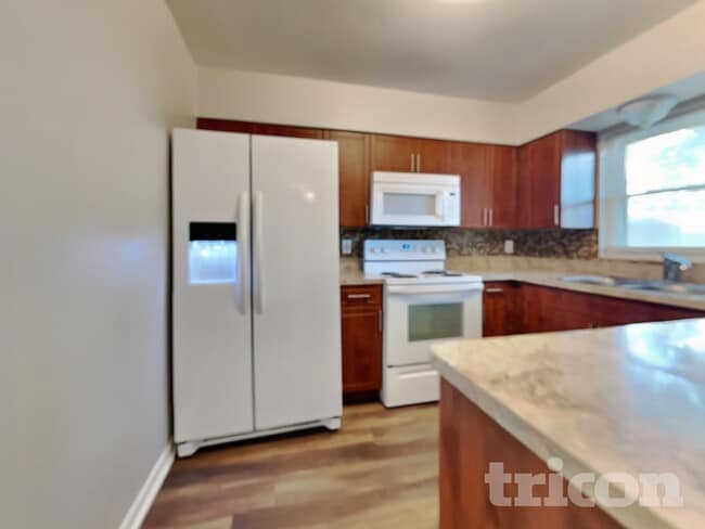Photo - 702 Falkirk Ave